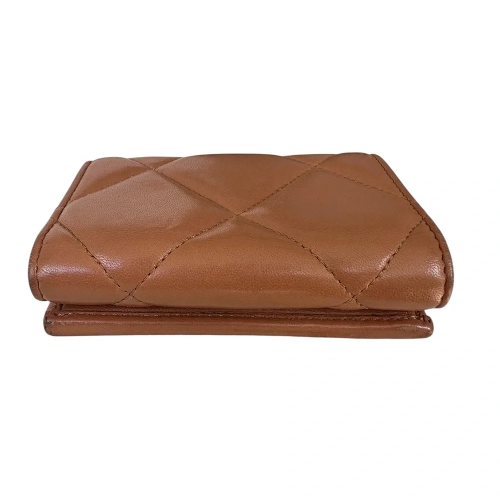 Chanel 19 Trifold Flap Compact Wallet Brown‎